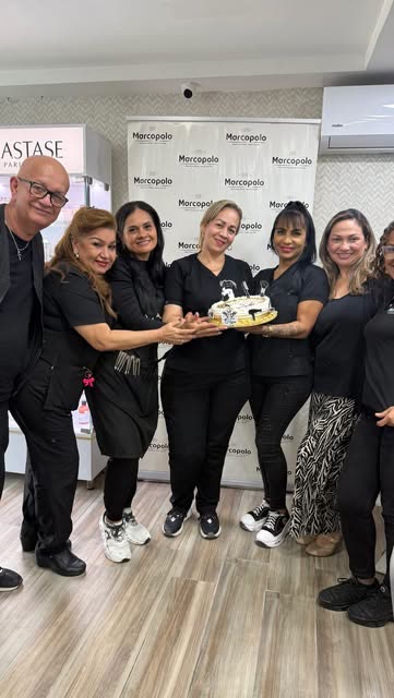 El equipo de Marcopolo celebrando