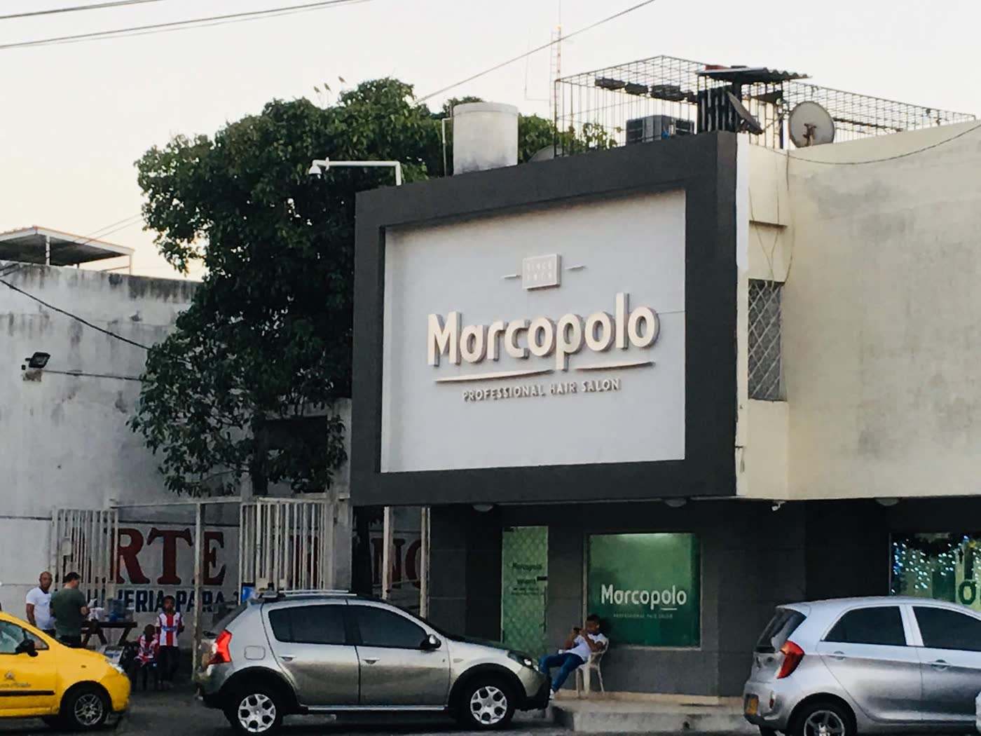 Fachada de Marcopolo en la Carrera 41D